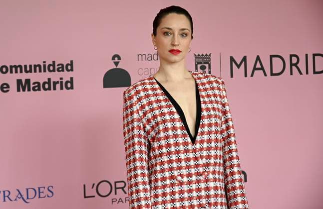 February 18, 2025, Madrid, Madrid, SPAIN: The Museo del Traje in Madrid has hosted the fashion show by designer Duyos, where the designer presents TECNO, his autumn-winter 2025-2026 collection. The designer is parading for the first time outside MBFWMadrid and he does so with a carefully crafted and groundbreaking staging and a clear message to combat ageism and defend that beauty is diverse and ageless. On this unique catwalk at the Museo del Traje, with its imposing main staircase as its cornerstone, more than 40 models, aged between 18 and 64, will showcase the firm s new proposals. Duyos gives visibility to women over 50 who were no longer active, recovering some of the protagonists of his shows in the 90s and 2000s. Among them, Laura S - ZUMAz108 20250218_znp_z108_079 Copyright: xRichardxZubelzux