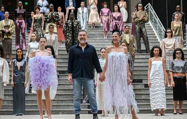 Entertainment Themen der Woche KW08 Entertainment Bilder des Tages February 18, 2025, Madrid, Madrid, SPAIN: The Museo del Traje in Madrid has hosted the fashion show by designer Duyos, where the designer presents TECNO, his autumn-winter 2025-2026 collection. The designer is parading for the first time outside MBFWMadrid and he does so with a carefully crafted and groundbreaking staging and a clear message to combat ageism and defend that beauty is diverse and ageless. On this unique catwalk at the Museo del Traje, with its imposing main staircase as its cornerstone, more than 40 models, aged between 18 and 64, will showcase the firm s new proposals. Duyos gives visibility to women over 50 who were no longer active, recovering some of the protagonists of his shows in the 90s and 2000s. Among them, Laura S - ZUMAz108 20250218_znp_z108_106 Copyright: xRichardxZubelzux