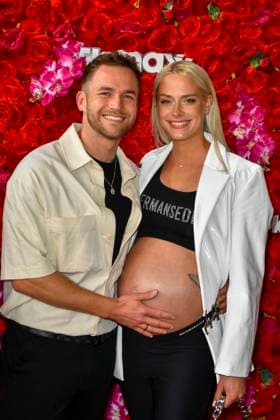 Philipp Stehler, Vanessa Ciomber schwanger Babybauch zu Gast auf dem roten Teppich bei der eroeffnung des TK Maxx Supercandy Pop-Up im Museumam Mittwoch 10.05.2023 in KoelnFotow NRW D *** Philipp Stehler, Vanessa Ciomber pregnant Baby bump to Guest at the Red Carpet at the Opening of TK Maxx Supercandy Pop up at Museumam Wednesday 10 05 2023 in ColognePhotow NRW D