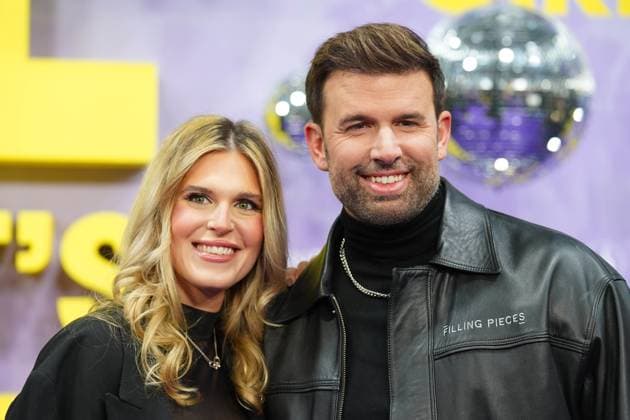 Jay Khan, Jessie Noe Scheuermann zu Gast bei der Premiere von Girl You Know It’s True ueber Milli Vanilli am 06.12.2023 im Zoo Palast in Berlin. Berlin Deutschland *** Jay Khan, Jessie Noe Scheuermann to Guest at the Premiere from Girl You Know It s True Via Milli Vanilli on 06 12 2023 at Zoo Palace in Berlin Berlin Germany