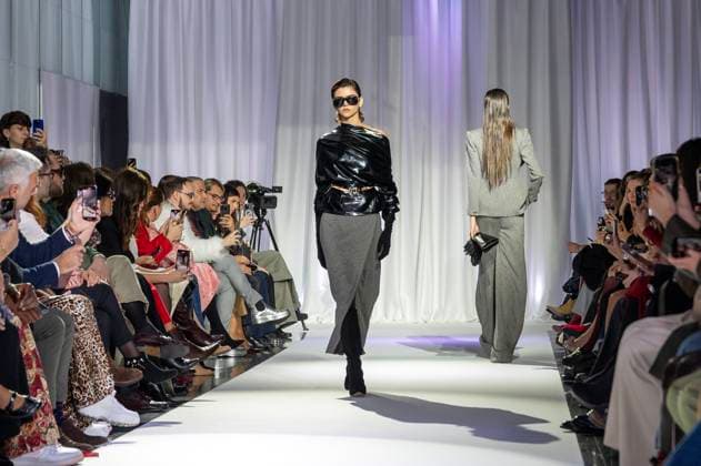 February 19, 2025, Madrid, Madrid, Spain: Model walks the runway at the RAFAEL URQUIZAR fashion show Ã¢â‚¬oeVANGUARDÃ¢â‚¬Â during the Mercedes Benz Fashion Week Madrid at Movistar Arena on February 19, 2025 in Madrid, Spain. Madrid Spain - ZUMAc312 1059032104st Copyright: xOscarxManuelxSanchezx
