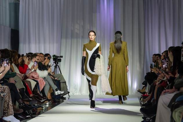 February 19, 2025, Madrid, Madrid, Spain: Model walks the runway at the RAFAEL URQUIZAR fashion show Ã¢â‚¬oeVANGUARDÃ¢â‚¬Â during the Mercedes Benz Fashion Week Madrid at Movistar Arena on February 19, 2025 in Madrid, Spain. Madrid Spain - ZUMAc312 1059032346st Copyright: xOscarxManuelxSanchezx