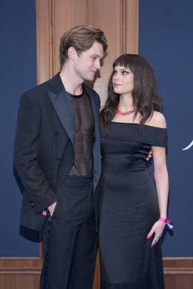 Damian Hardung, Harriet Herbig-Matten bei der Premiere von Maxton Hall am 23.04.2024 im Zoo Palast in Berlin. Berlin Deutschland *** Damian Hardung, Harriet Herbig Mats at the Premiere from Maxton Hall on 23 04 2024 at Zoo Palace in Berlin Berlin Germany