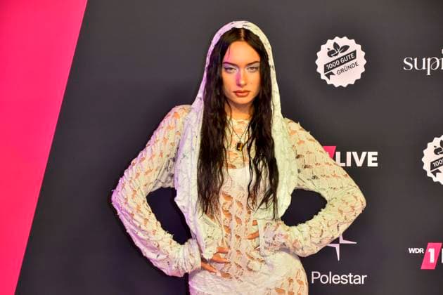 Kayla Shyx auf dem roten Teppich bei der Verleihung des WDR Musikpreises 1Live Krone im Lokschuppen Bielefeld am 05.Dezember 20324 Der Preis wird zum 25. Mal verliehen NRW Deutschland *** Kayla Shyx at the Red Carpet at the award Ceremony of WDR Music Award 1Live Crown at Lokschuppen Bielefeld on 05 December 20324 the Price will to 25 times awarded NRW Germany