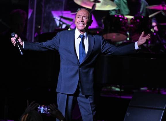 Bilder des Jahres 2025, Entertainment 02 Februar Entertainment Themen der Woche KW08 FORT LAUDERDALE FL - FEBRUARY 19: Paul Anka performs during All The Hits: His Way Tour at The Broward Center For The Performing Arts on February 19, 2025 in Fort Lauderdale, Florida. Copyright: xmpi04x
