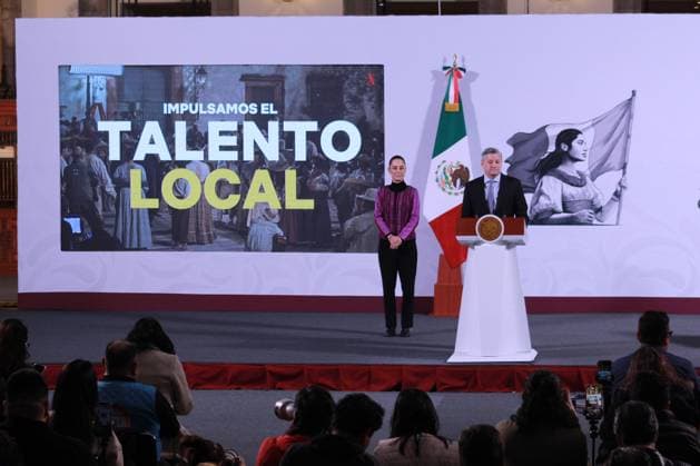 Mexico s President, Claudia Sheinbaum is seen behind while Ted Sarandos, CEO of Netflix speaking during a news conference about the Netflix investment of more than .1 billion at National Palace. on February 20, 2025 in Mexico City, Mexico. Mexico City Mexico - ZUMAe321 20250220_zia_e321_002 Copyright: xEstebanxFloresx