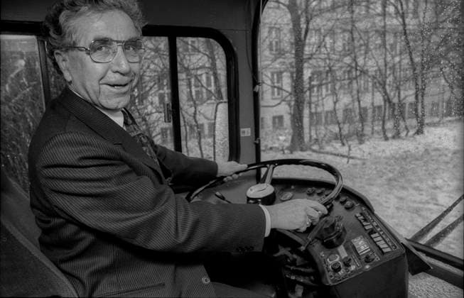 BibeBus Deutschland, Berlin, 14.02.1992, Martin Kruse, Bischof Berlin Brandenburg am Steuer, (bis ca. Mai 94), Vorstellung: Bibelmobil an der Bartholomäus Kirche, Â *** BibeBus Germany, Berlin, 14 02 1992, Martin Kruse, Bishop Berlin Brandenburg at the wheel, until about May 94, presentation of the Bible Mobile at Bartholomew Church, Â