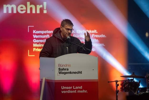 Politics, Germany, Election campaign for the Bundestag election on February 23, 2025, Final rally Alliance Sahra Wagenknecht BSW at the Brandenburg Gate in Berlin, in the picture Berlins top candidate Oliver Ruhnert speaks, 20 02 2025, Copyright: xMatthiasxKochx