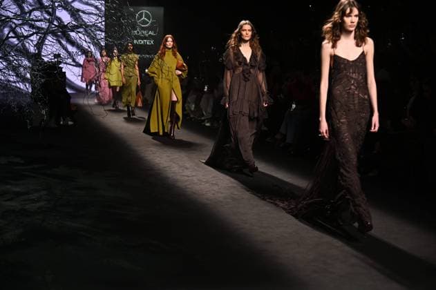 A model wears at collection runway a creation from Simorra during Pasarela Cibeles Mercedes-Benz Fashion Week Madrid 2025 in Madrid, on Friday ,21 February 2025 Cordon Press 