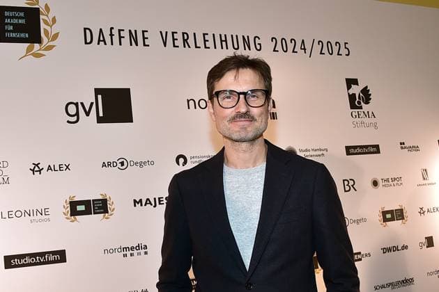 FFF Berlinale Reception 2025 Berlin Simon Verhoeven arrives for the 12th time DAfFNE German Academy for Television, an honorary award for an outstanding lifetime achievement at the 75th Berlinale in Berlin, on 21 02 2025 Photopress Mueller