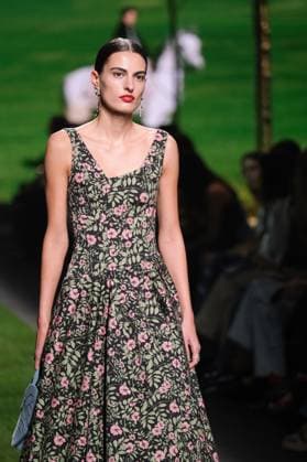 Ynesuelves Fashion Week A model walks the runway wearing a design by Ynesuelves during Mercedes-Benz Fashion Week de Madrid in IFERMA, 21 February 2025 Spain Featuring: Mercedes Benz Fashion Week Madrid - Ynesuelves Where: Madrid, Spain When: 21 Feb 2025 Credit: Oscar Gonzalez WENN Madrid Spain Copyright: xOscarxGonzalez WENNx wenn40264625 OFA ZOJx wenn40264625