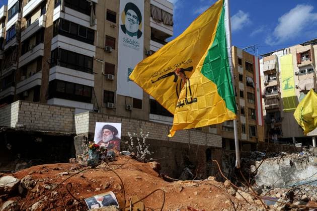 Bilder des Jahres 2025, News 02 Februar News Themen der Woche KW08 News Bilder des Tages February 21, 2025, Beirut, Beirut, Lebanon: Pictures of pro-Iranian Hezbollah assassinated leader Hassan Nasrallah are seen at the site where the party leader was killed in a massive airstrike 27 September in Beirut southern suburb. Hezbollah will bury Nasrallah on Sunday nearly five months after he death in a mass funeral aimed at showing political strength after the group emerged badly weakened from last year s war. The funeral in Beirut will also honor Hashem Safieddine, who led Hezbollah for one week after Nasrallah s death before he was also killed by Israel, underlining how deeply Israeli intelligence had penetrated the paramilitary group. Beirut Lebanon - ZUMAn313 20250221_zip_n313_010 Copyright: xMarwanxNaamanix