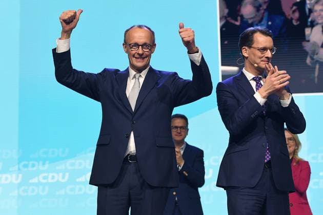 News Themen der Woche KW08 Wahlkampftour CDU am 21.02.2025 in der Rudolf Weber-ARENA in Oberhausen Friedrich Merz ( Bundesvorsitzender und Kanzlerkandidat der CDU ) und Hendrik Wüst ( Ministerpräsident CDU NRW ) *** CDU election campaign tour on 21 February 2025 in the Rudolf Weber ARENA in Oberhausen Friedrich Merz Federal Chairman and candidate for Chancellor of the CDU and Hendrik Wüst Minister President CDU NRW xRx