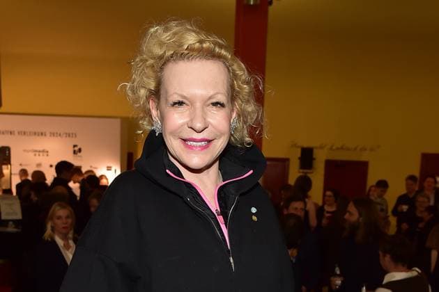 DAFFNE Award Ceremony 2025 Berlin Sunnyi Melles arrival for the 12th time DAfFNE German Academy for Television, an honorary award for an outstanding lifetime achievement at the 75th Berlinale in Berlin, on 21 02 2025 Photopress Mueller
