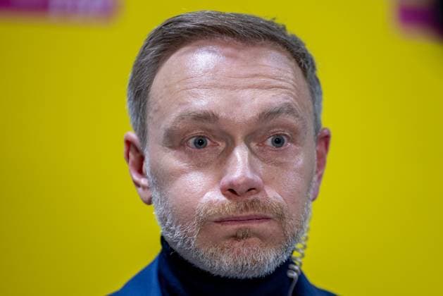 News Themen der Woche KW08 News Bilder des Tages Christian Lindner beim Wahlkampfabschluss der Bundestagswahl 2025, Nürnberg, 21.02.2025 Christian Lindner MdB, Bundesvorsitzender der FDP, bei der letzten Wahlkampfveranstaltung der Freien Demokraten vor der Bundestagswahl 2025 im Ofenwerk Nürnberg. Nürnberg Schafhof Bayern Deutschland *** Christian Lindner at the final campaign event of the 2025 federal election, Nuremberg, 21 02 2025 Christian Lindner MdB, Federal Chairman of the FDP, at the last campaign event of the Free Democrats before the 2025 federal election in the Ofenwerk Nuremberg Nuremberg Schafhof Bavaria Germany 20250221-286A9585-M4000
