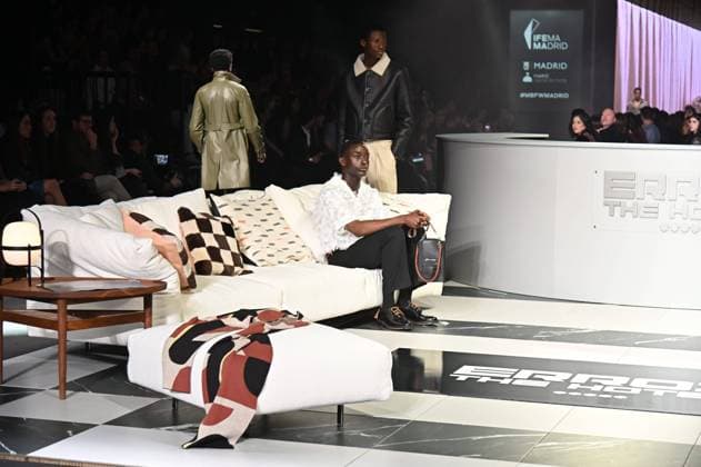 A model wears at collection runway a creation from Erroz during Pasarela Cibeles Mercedes-Benz Fashion Week Madrid 2025 in Madrid, on Friday ,21 February 2025 Cordon Press 