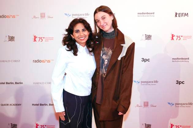 Leela Varghese and Emma Hough Hobbs at the presentation of the 39 Teddy Award 2025 as part of the Berlinale 2025 75 Berlin International Film Festival at the Volksbuehne Berlin, 21 02 2025 Foto:xB.xDummerx xFuturexImagex teddy_5203