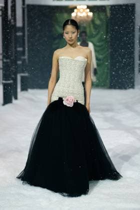 Richard Quinn - Runway - LFW February 2025 LONDON, ENGLAND - 21 FEBRUARY : Model during the Richard Quinn show during London Fashion Week February 2025 at The Lindley Hall on 21 February 2025 in London, England., Credit:Lounis Tiar Avalon United Kingdom, London  Copyright: xLounisxTiarx xAvalonx 0967210322