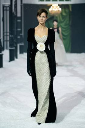 Richard Quinn - Runway - LFW February 2025 LONDON, ENGLAND - 21 FEBRUARY : Model during the Richard Quinn show during London Fashion Week February 2025 at The Lindley Hall on 21 February 2025 in London, England., Credit:Lounis Tiar Avalon United Kingdom, London  Copyright: xLounisxTiarx xAvalonx 0967210380