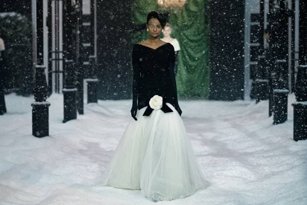 Richard Quinn - Runway - LFW February 2025 LONDON, ENGLAND - 21 FEBRUARY : Model during the Richard Quinn show during London Fashion Week February 2025 at The Lindley Hall on 21 February 2025 in London, England., Credit:Lounis Tiar Avalon United Kingdom, London  Copyright: xLounisxTiarx xAvalonx 0967212401