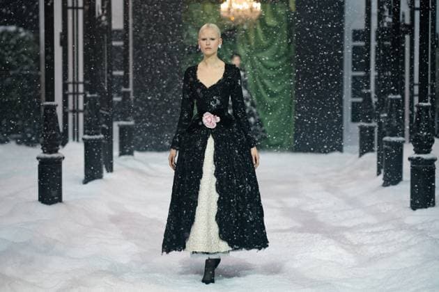 Richard Quinn - Runway - LFW February 2025 LONDON, ENGLAND - 21 FEBRUARY : Model during the Richard Quinn show during London Fashion Week February 2025 at The Lindley Hall on 21 February 2025 in London, England., Credit:Lounis Tiar Avalon United Kingdom, London  Copyright: xLounisxTiarx xAvalonx 0967212756
