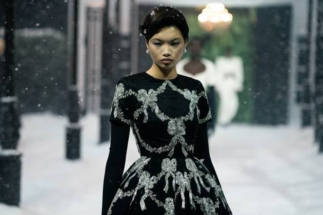Richard Quinn - Runway - LFW February 2025 LONDON, ENGLAND - 21 FEBRUARY : Model during the Richard Quinn show during London Fashion Week February 2025 at The Lindley Hall on 21 February 2025 in London, England., Credit:Lounis Tiar Avalon United Kingdom, London  Copyright: xLounisxTiarx xAvalonx 0967213665