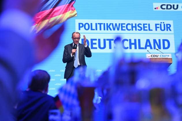 Bilder des Jahres 2025, News 02 Februar News Themen der Woche KW08 News Bilder des Tages Friedrich Merz (CDU Vorsitzender und Kanzlerkandidat) bei seiner Rede. CDU CSU Schlusskundgebung zur Bundestagswahl am 22.02.2025 im Loewenbraeukeller in Muenchen, *** Friedrich Merz CDU chairman and candidate for chancellor during his speech CDU CSU closing rally for the Bundestag election on 22 02 2025 in the Loewenbraeukeller in Munich,