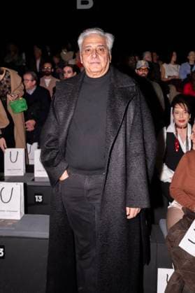 February 22, 2025, Madrid, Madrid, Spain: ANTHONY BLAKE attends the ANGEL SCHLESSER fashion show during Mercedes Benz Fashion Week Madrid at Ifema on September 22, 2025 in Madrid, Spain. Madrid Spain - ZUMAc312 1059140066st Copyright: xOscarxManuelxSanchezx