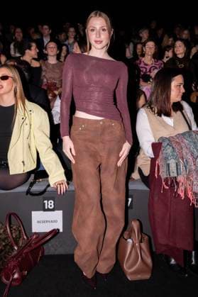 Entertainment Bilder des Tages February 22, 2025, Madrid, Madrid, Spain: DENISSE PEo˜A attends the ANGEL SCHLESSER fashion show during Mercedes Benz Fashion Week Madrid at Ifema on September 22, 2025 in Madrid, Spain. Madrid Spain - ZUMAc312 1059140221st Copyright: xOscarxManuelxSanchezx
