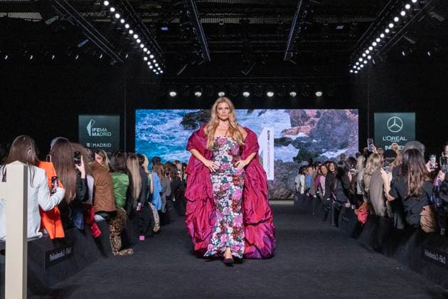 February 22, 2025, Madrid, Madrid, Spain: ESTHER CAo˜ADAS walks the runway at the LOLA CASADEMUNT BY MAITE fashion show during the Mercedes Benz Fashion Week Madrid at Madrid Mercedes Fashion Week on February 22, 2025 in Madrid, Spain. Madrid Spain - ZUMAc312 1059147993st Copyright: xOscarxManuelxSanchezx