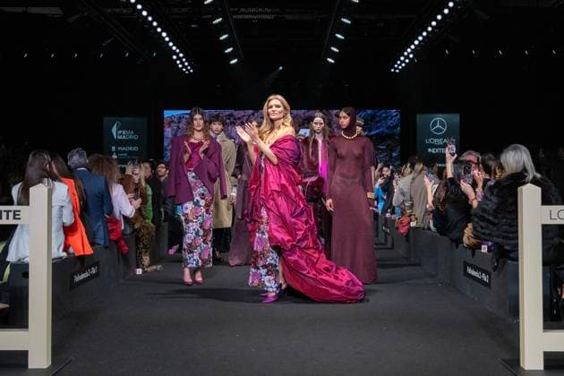 February 22, 2025, Madrid, Madrid, Spain: ESTHER CAo˜ADAS walks the runway at the LOLA CASADEMUNT BY MAITE fashion show during the Mercedes Benz Fashion Week Madrid at Madrid Mercedes Fashion Week on February 22, 2025 in Madrid, Spain. Madrid Spain - ZUMAc312 1059147999st Copyright: xOscarxManuelxSanchezx