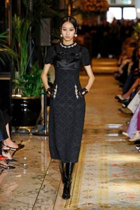 Huishan Zhang London Ready to wear fall winter 2025:26 LONDON February 2025 Huishan Zhang London Ready to wear fall winter 2025:26 LONDON February 2025, Credit:Zeppelin Avalon  Copyright: xZeppelinx xAvalonx 0967616803