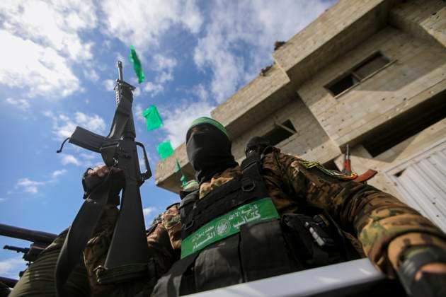 Hamas frees 6 hostages Hamas fighters gather at the site of the handing over of two Israeli hostages in Rafah in the southern Gaza Strip, as part of the seventh hostage-prisoner release on February 22, 2025. Palestinian militants freed two Israeli hostages on February 22, among the last live captives eligible for release under the first phase of a fragile truce that is also expected to see Palestinian prisoners released. Gaza Gaza Strip Palestinian territories Copyright: xYoussefxAlzanounx