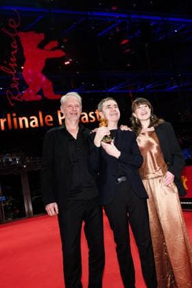 Winners Photocall after the Closing Ceremony , Berlinale Palast, Berlin, Germany Producer Hege Hauff Hvattumon, Dag Johan Haugerud and Yngve Saether , winner of the Golden Bear for Best Film for Dreams (Sex Love) poses on the red carpet during the Winners Photocall after the Closing Ceremony during Berlinale (Berlin Film Festival) at Berlinale Palast, Berlin, , Germany on 22 February 2025. Picture, Credit:Julie Edwards Avalon Germany, Potsdammer Platz, Berlin, Berlinale Palast Copyright: xJuliexEdwardsx xAvalonx 0967650184