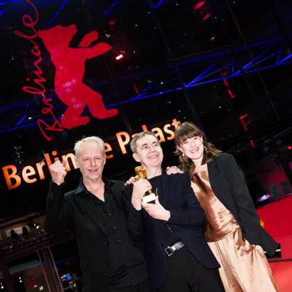 Winners Photocall after the Closing Ceremony , Berlinale Palast, Berlin, Germany Producer Hege Hauff Hvattumon, Dag Johan Haugerud and Yngve Saether , winner of the Golden Bear for Best Film for Dreams (Sex Love) poses on the red carpet during the Winners Photocall after the Closing Ceremony during Berlinale (Berlin Film Festival) at Berlinale Palast, Berlin, , Germany on 22 February 2025. Picture, Credit:Julie Edwards Avalon Germany, Potsdammer Platz, Berlin, Berlinale Palast Copyright: xJuliexEdwardsx xAvalonx 0967650196
