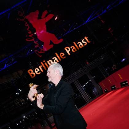 Winners Photocall after the Closing Ceremony , Berlinale Palast, Berlin, Germany Producer Hege Hauff Hvattumon, winner of the Golden Bear for Best Film for Dreams (Sex Love) poses on the red carpet during the Winners Photocall after the Closing Ceremony during Berlinale (Berlin Film Festival) at Berlinale Palast, Berlin, , Germany on 22 February 2025. Picture, Credit:Julie Edwards Avalon Germany, Potsdammer Platz, Berlin, Berlinale Palast Copyright: xJuliexEdwardsx xAvalonx 0967650377
