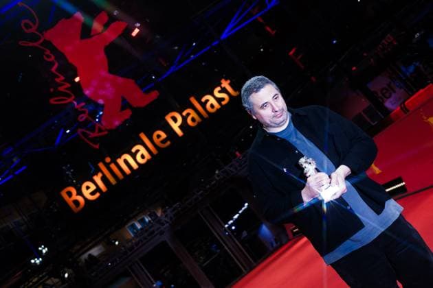 Winners Photocall after the Closing Ceremony , Berlinale Palast, Berlin, Germany Director Radu Jude, winner of the Silver Bear for Best Screenplay for his film Kontinental 25 poses on the red carpet during the Winners Photocall after the Closing Ceremony during Berlinale (Berlin Film Festival) at Berlinale Palast, Berlin, , Germany on 22 February 2025. Picture, Credit:Julie Edwards Avalon Germany, Potsdammer Platz, Berlin, Berlinale Palast Copyright: xJuliexEdwardsx xAvalonx 0967650411