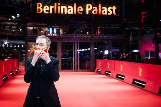 Bilder des Jahres 2025, Entertainment 02 Februar Winners Photocall after the Closing Ceremony , Berlinale Palast, Berlin, Germany Dag Johan Haugerud, winner of the Golden Bear for Best Film for Dreams (Sex Love) poses on the red carpet during the Winners Photocall after the Closing Ceremony during Berlinale (Berlin Film Festival) at Berlinale Palast, Berlin, , Germany on 22 February 2025. Picture, Credit:Julie Edwards Avalon Germany, Potsdammer Platz, Berlin, Berlinale Palast  Copyright: xJuliexEdwardsx xAvalonx 0967650421