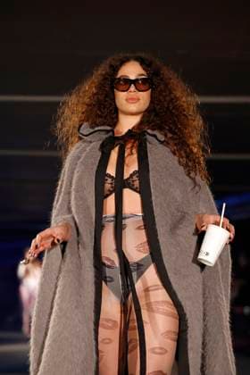 Sinead Gorey London Ready to wear fall winter 2025:26 LONDON February 2025 Sinead Gorey London Ready to wear fall winter 2025:26 LONDON February 2025, Credit:Zeppelin Avalon  Copyright: xZeppelinx xAvalonx 0967650907