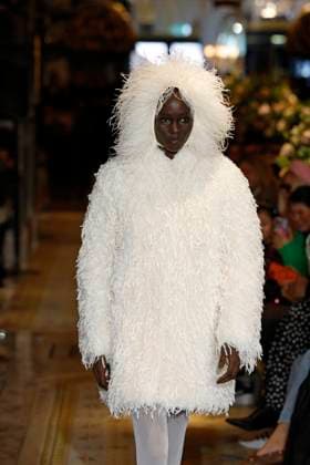 Huishan Zhang London Ready to wear fall winter 2025:26 LONDON February 2025 Huishan Zhang London Ready to wear fall winter 2025:26 LONDON February 2025, Credit:Zeppelin Avalon  Copyright: xZeppelinx xAvalonx 0967646254