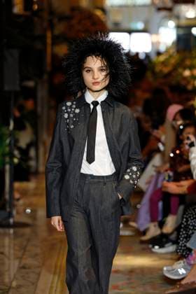 Huishan Zhang London Ready to wear fall winter 2025:26 LONDON February 2025 Huishan Zhang London Ready to wear fall winter 2025:26 LONDON February 2025, Credit:Zeppelin Avalon  Copyright: xZeppelinx xAvalonx 0967647729