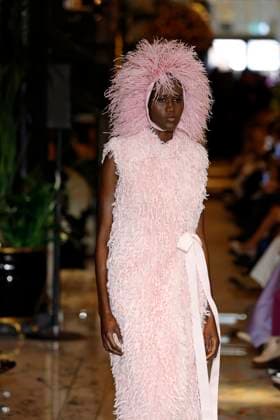Huishan Zhang London Ready to wear fall winter 2025:26 LONDON February 2025 Huishan Zhang London Ready to wear fall winter 2025:26 LONDON February 2025, Credit:Zeppelin Avalon  Copyright: xZeppelinx xAvalonx 0967647891