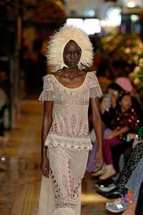 Huishan Zhang London Ready to wear fall winter 2025:26 LONDON February 2025 Huishan Zhang London Ready to wear fall winter 2025:26 LONDON February 2025, Credit:Zeppelin Avalon  Copyright: xZeppelinx xAvalonx 0967648831