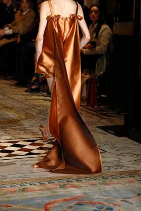 Huishan Zhang London Ready to wear fall winter 2025:26 LONDON February 2025 Huishan Zhang London Ready to wear fall winter 2025:26 LONDON February 2025, Credit:Zeppelin Avalon  Copyright: xZeppelinx xAvalonx 0967649023