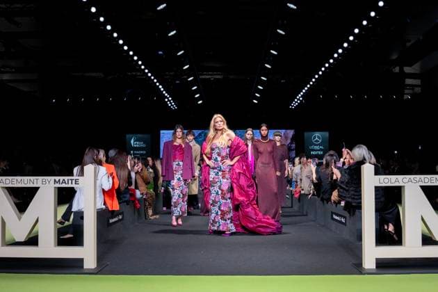 February 22, 2025, Madrid, Madrid, Spain: ESTHER CAo˜ADAS walks the runway at the LOLA CASADEMUNT BY MAITE fashion show during the Mercedes Benz Fashion Week Madrid at Madrid Mercedes Fashion Week on February 22, 2025 in Madrid, Spain. Madrid Spain - ZUMAc312 1059177221st Copyright: xOscarxManuelxSanchezx