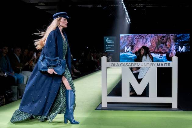February 22, 2025, Madrid, Madrid, Spain: ESTHER CAo˜ADAS walks the runway at the LOLA CASADEMUNT BY MAITE fashion show during the Mercedes Benz Fashion Week Madrid at Madrid Mercedes Fashion Week on February 22, 2025 in Madrid, Spain. Madrid Spain - ZUMAc312 1059177227st Copyright: xOscarxManuelxSanchezx