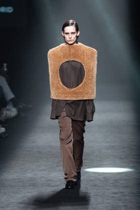 Spanish prominent designer Angel Schlesser presents his new collection at Madrid Fashion Week 2025, the most important fashion event in Spain. At IFEMA, Madrid, February 22, 2025. (2025022290)