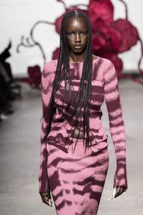 Chet Lo AW25 Show At London Fashion Week LONDON, UNITED KINGDOM - FEBRUARY 23, 2025: A model walks the runway during Chet Lo Autumn Winter 2025 show at London Fashion Week in London, United Kingdom on February 23, 2025. London Greater London United Kingdom  Copyright: xWIktorxSzymanowiczx originalFilename: szymanowicz-chetloaw250223_npr04.jpg