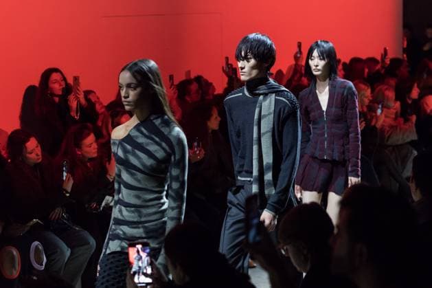 Chet Lo AW25 Show At London Fashion Week LONDON, UNITED KINGDOM - FEBRUARY 23, 2025: Models walk the runway during Chet Lo Autumn Winter 2025 show at London Fashion Week in London, United Kingdom on February 23, 2025. London Greater London United Kingdom  Copyright: xWIktorxSzymanowiczx originalFilename: szymanowicz-chetloaw250223_nplY1.jpg
