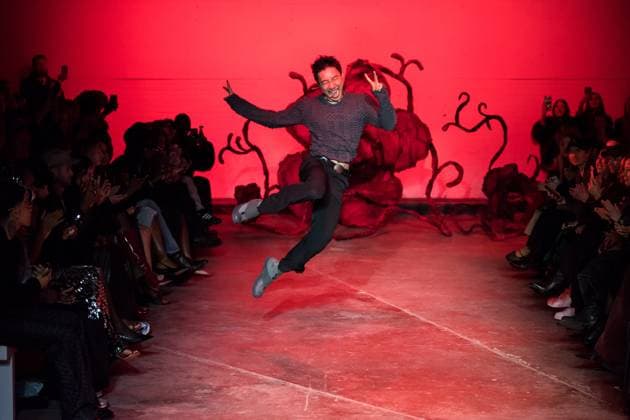 Entertainment Themen der Woche KW08 Entertainment Bilder des Tages Chet Lo AW25 Show At London Fashion Week LONDON, UNITED KINGDOM - FEBRUARY 23, 2025: Fashion designer Chet Lo appears on the runway during his Autumn Winter 2025 show at London Fashion Week in London, United Kingdom on February 23, 2025. London Greater London United Kingdom  Copyright: xWIktorxSzymanowiczx originalFilename: szymanowicz-chetloaw250223_npz3b.jpg